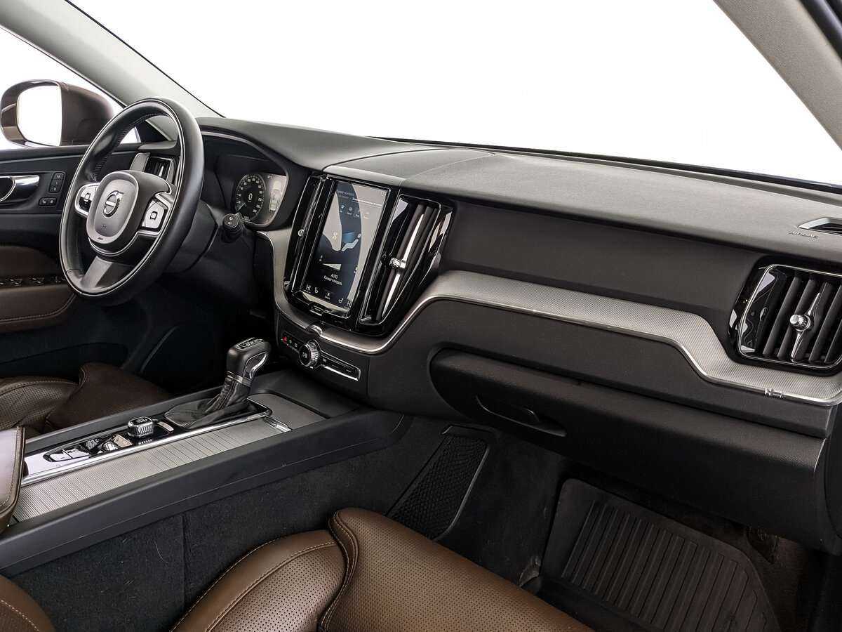 Volvo XC60, 2018 Фото №9