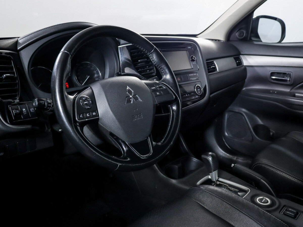 Mitsubishi Outlander III Рестайлинг 2, 2015 Фото №13
