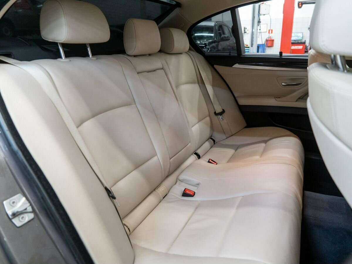 BMW 5 серии 535i xDrive, 2012 Фото №8