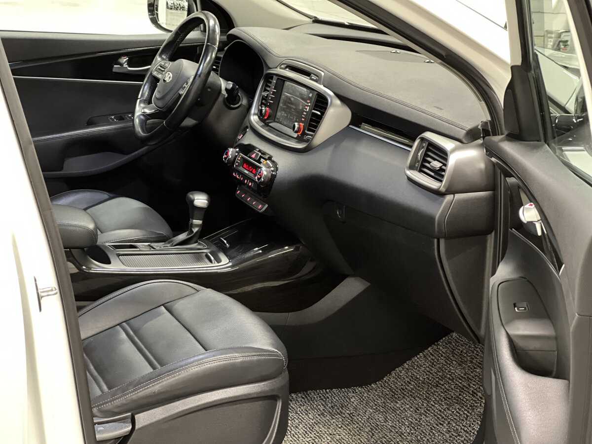 Kia Sorento, 2018 Фото №11