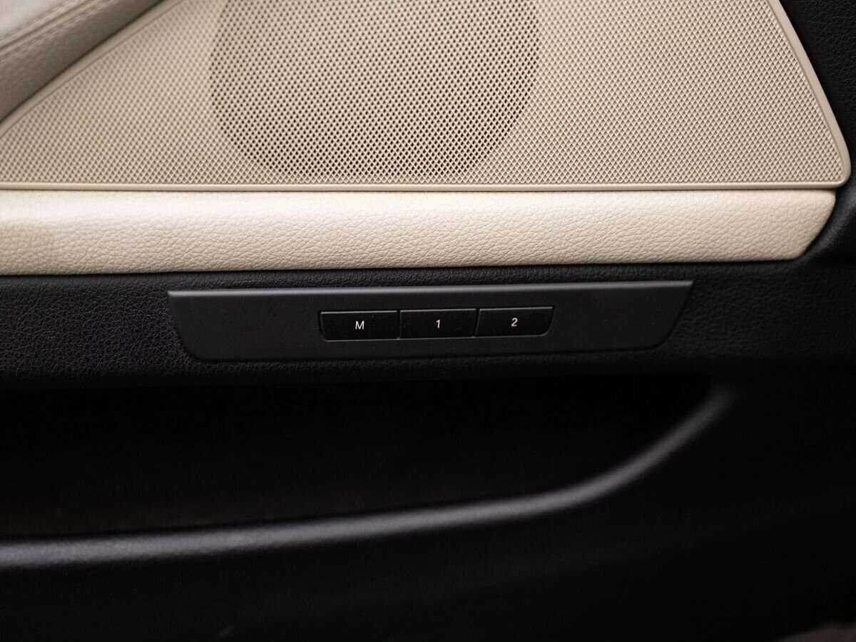 BMW 5 серии 525d, 2011 Фото №16
