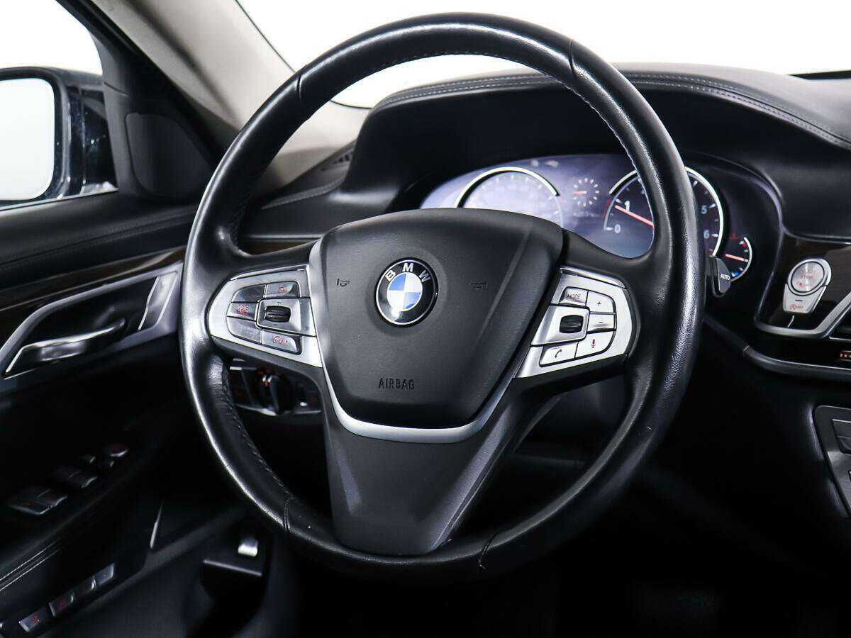 BMW 7 серии 750i xDrive, 2016 Фото №15