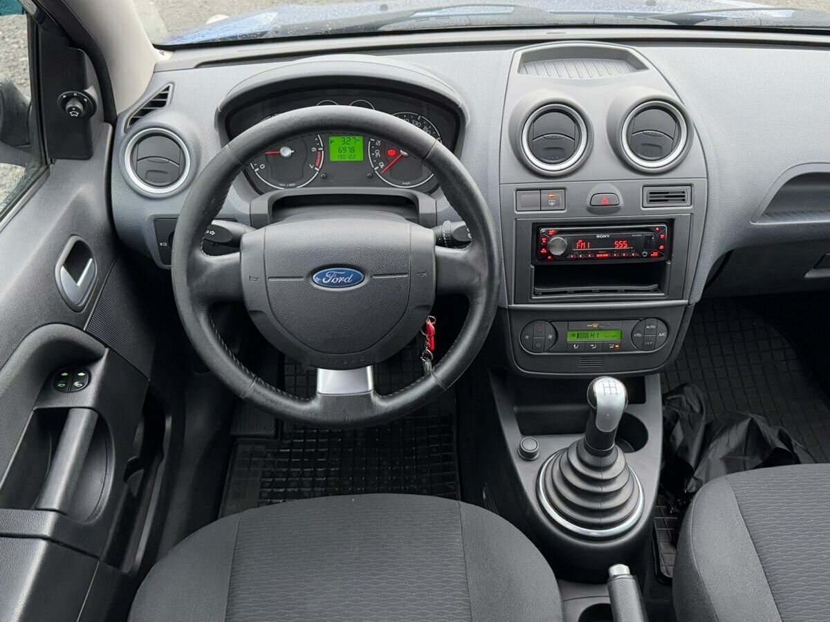 Ford Fiesta Mk5, 2007 Фото №10