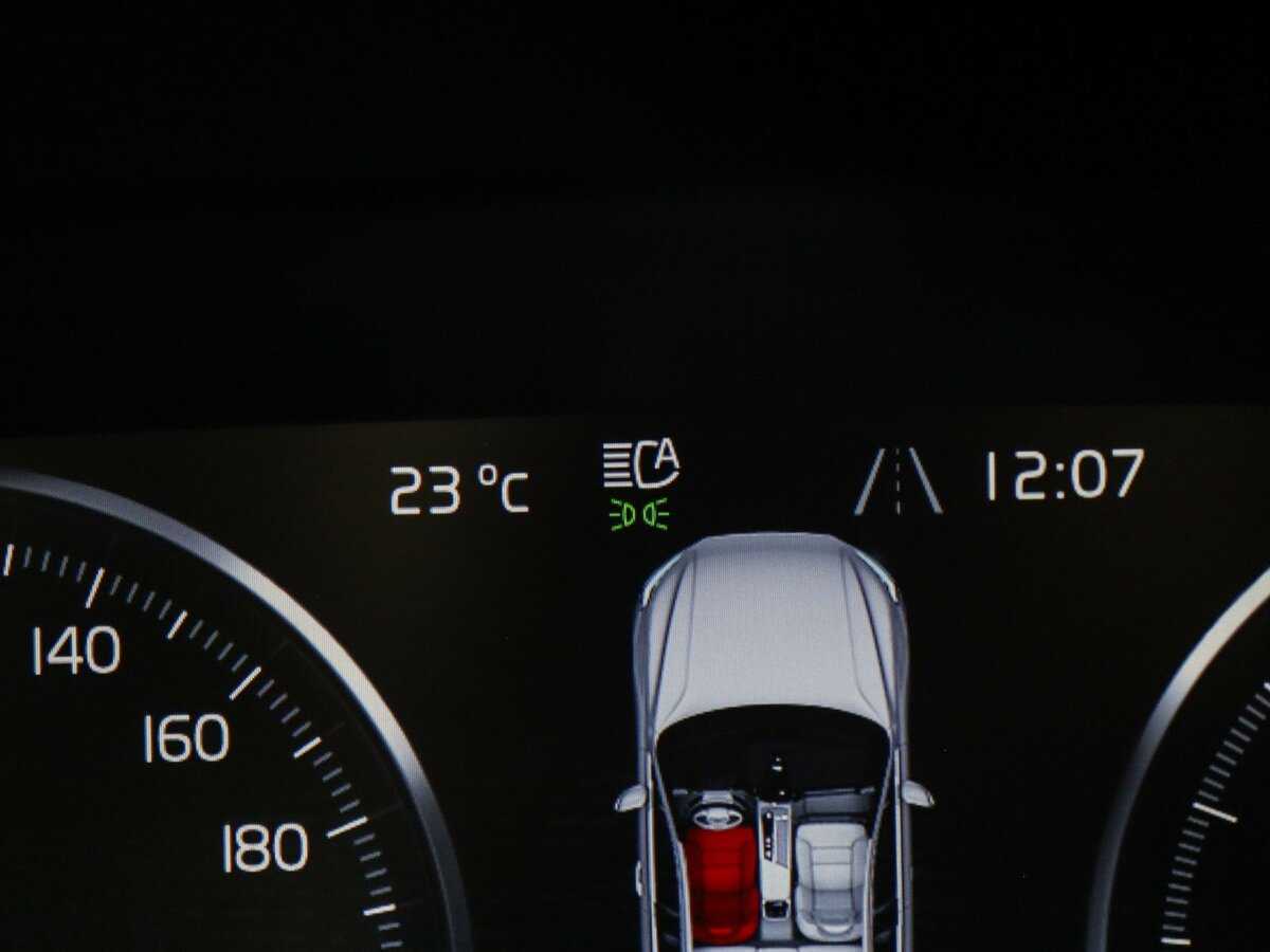 Volvo XC60, 2019 Фото №18