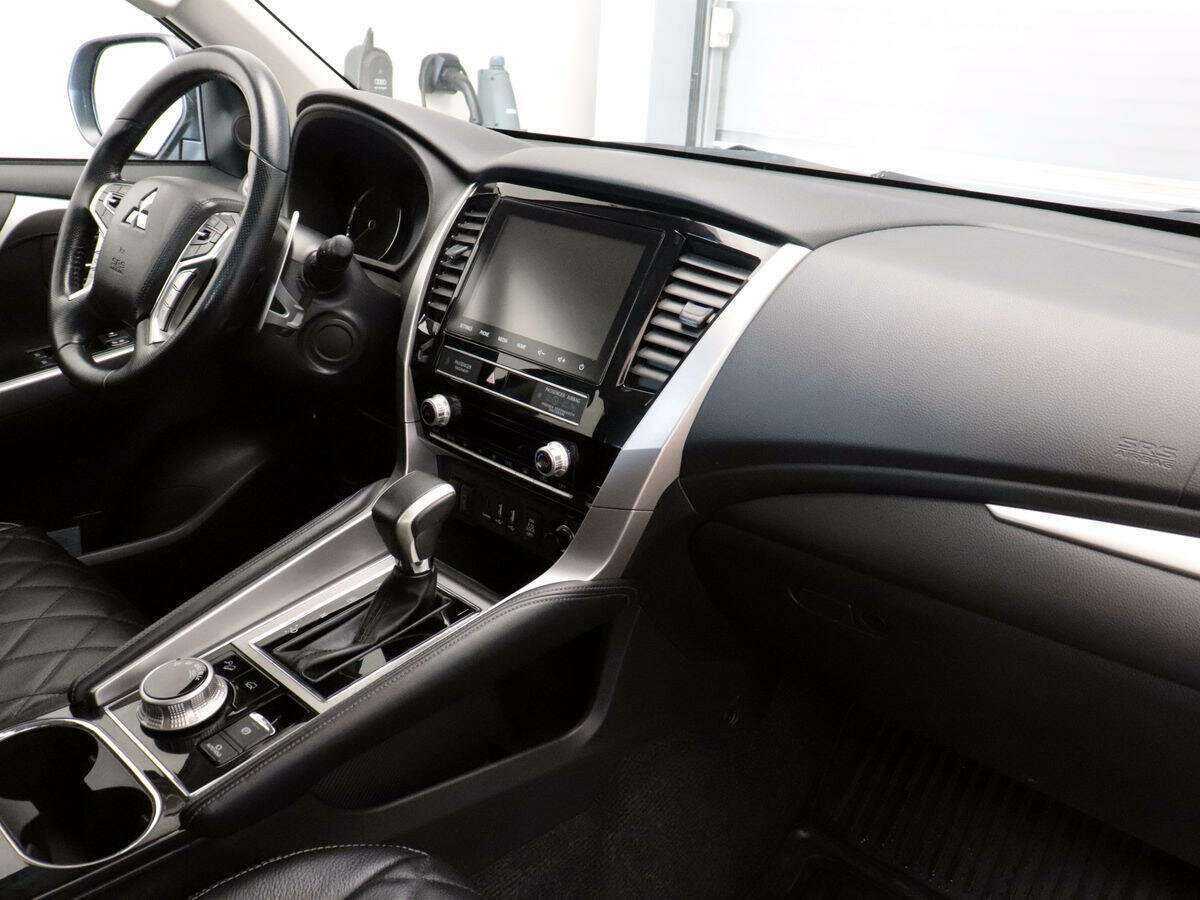 Mitsubishi Pajero Sport, 2021 Фото №6