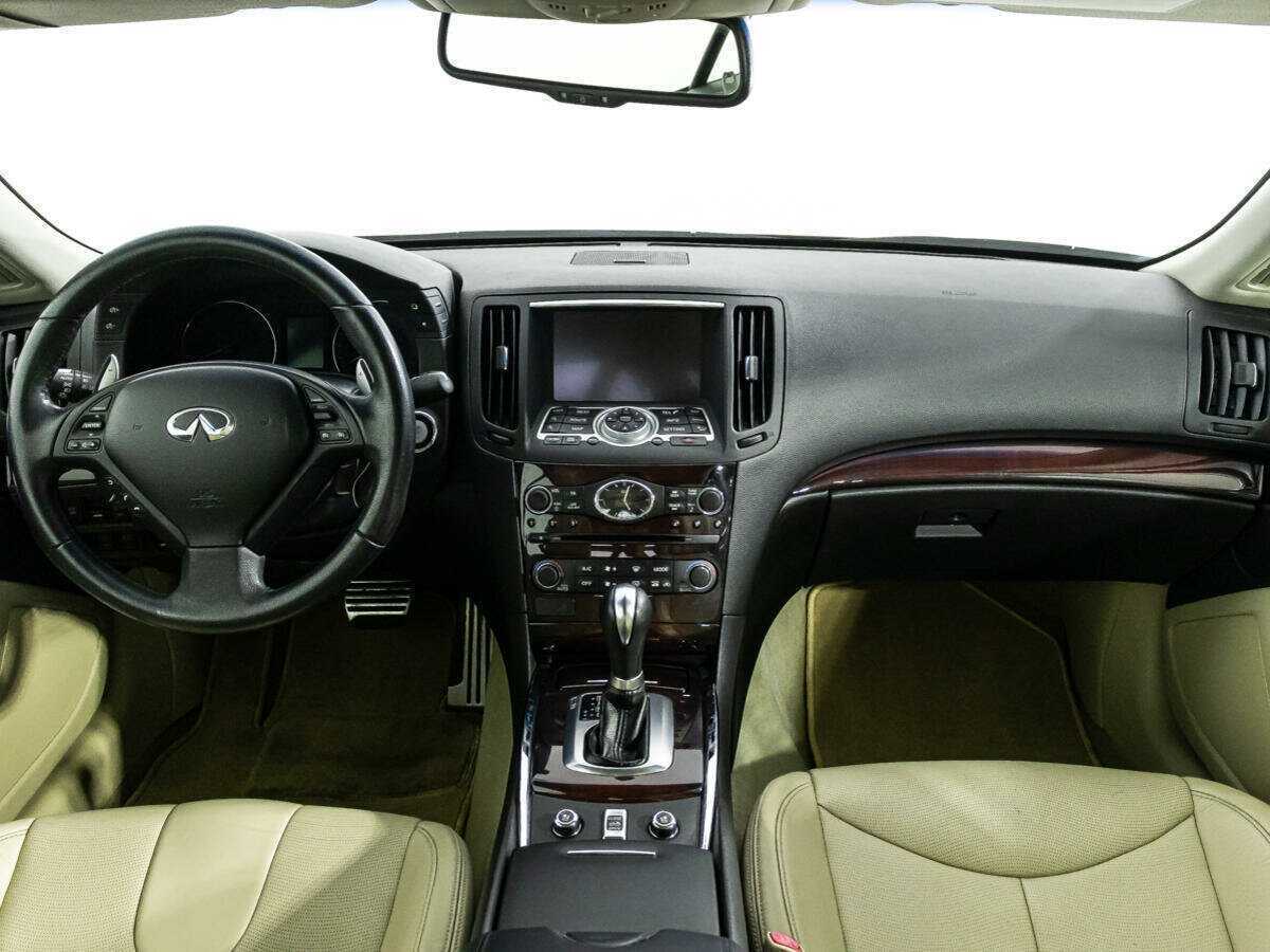 Infiniti G37, 2012 Фото №13