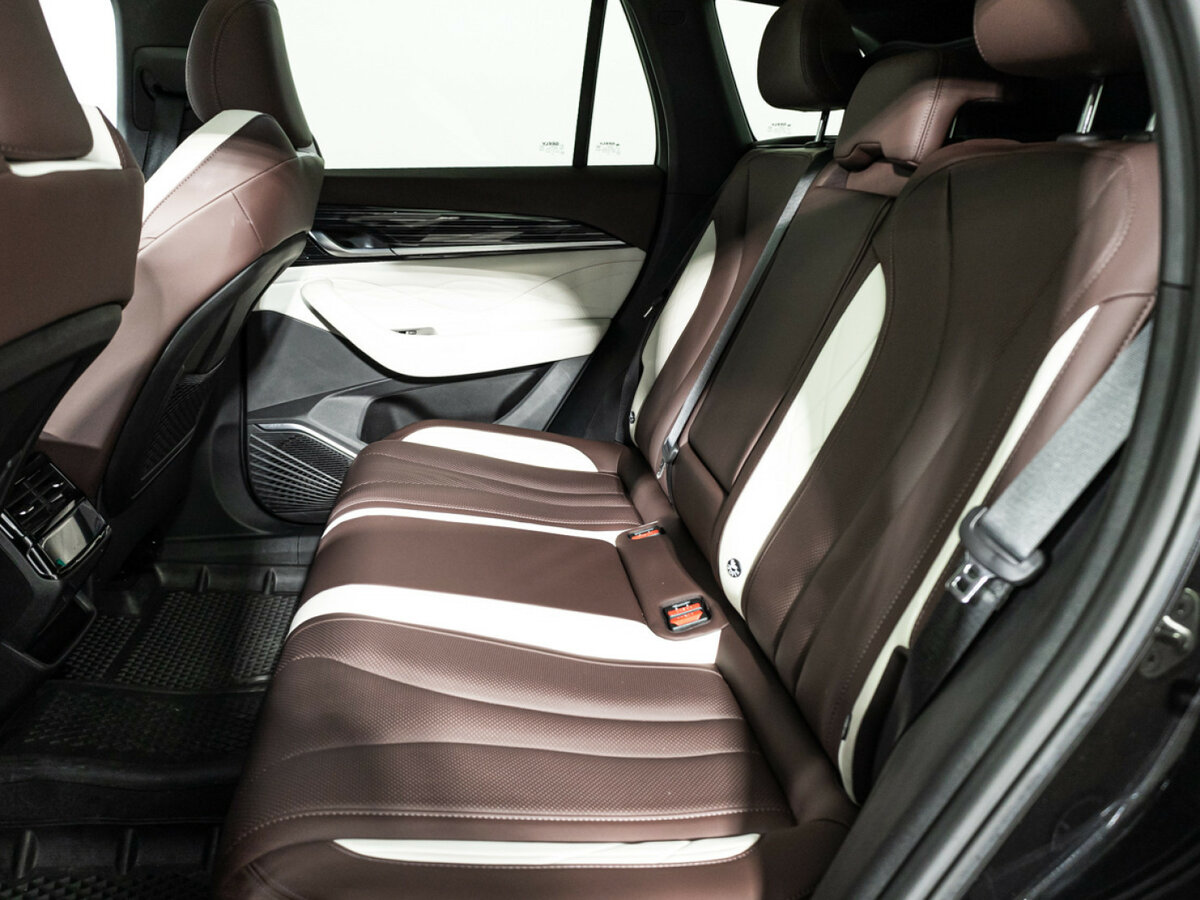 Geely Monjaro I, 2023 Фото №8