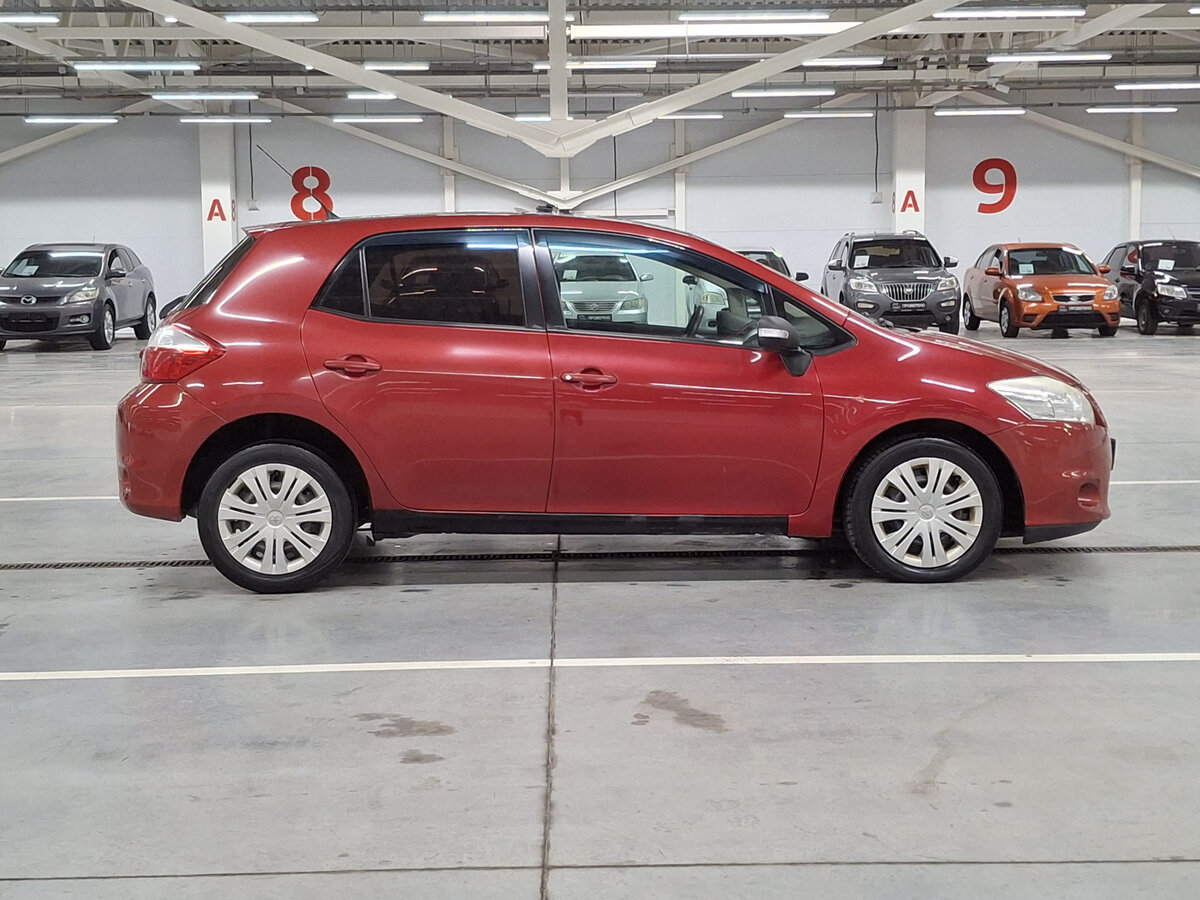 Toyota Auris I Рестайлинг, 2010 Фото №4