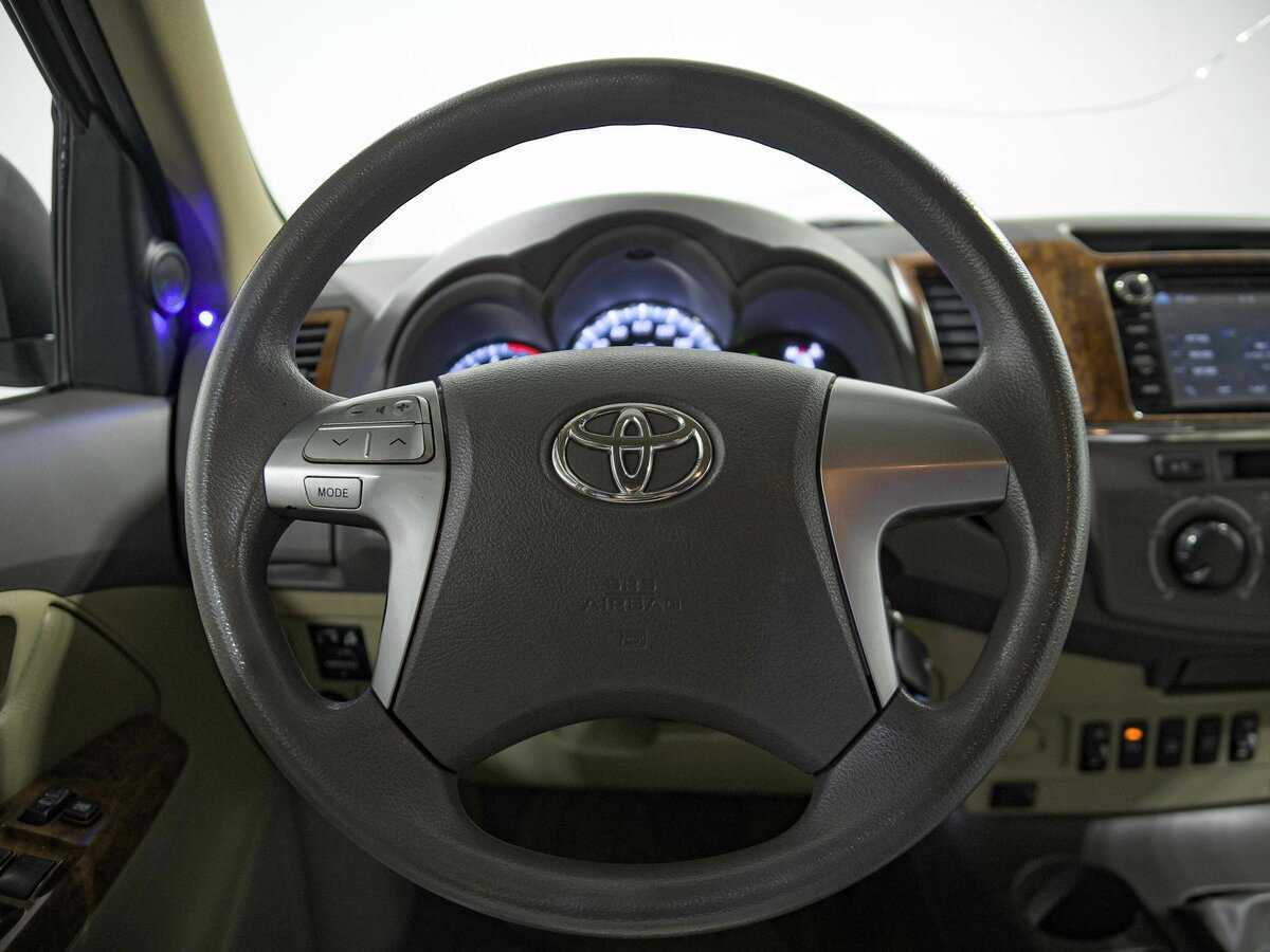 Toyota Fortuner, 2012 Фото №8