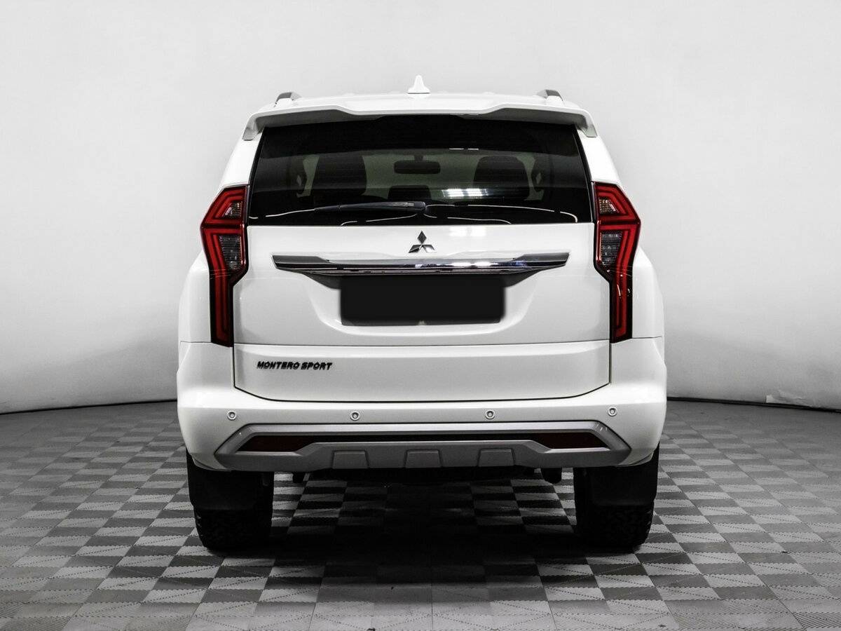 Mitsubishi Montero Sport III Рестайлинг, 2022 Фото №5