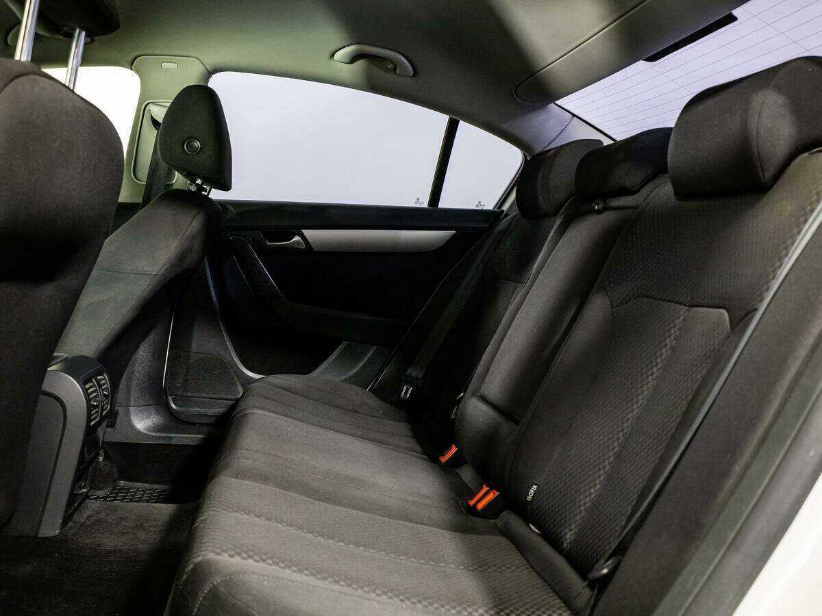 Volkswagen Passat, 2012 Фото №10