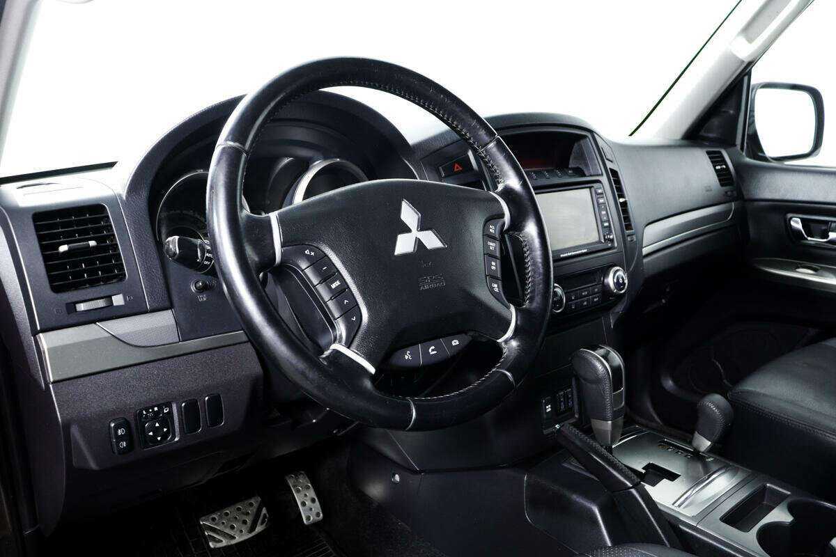 Mitsubishi Pajero, 2011 Фото №12