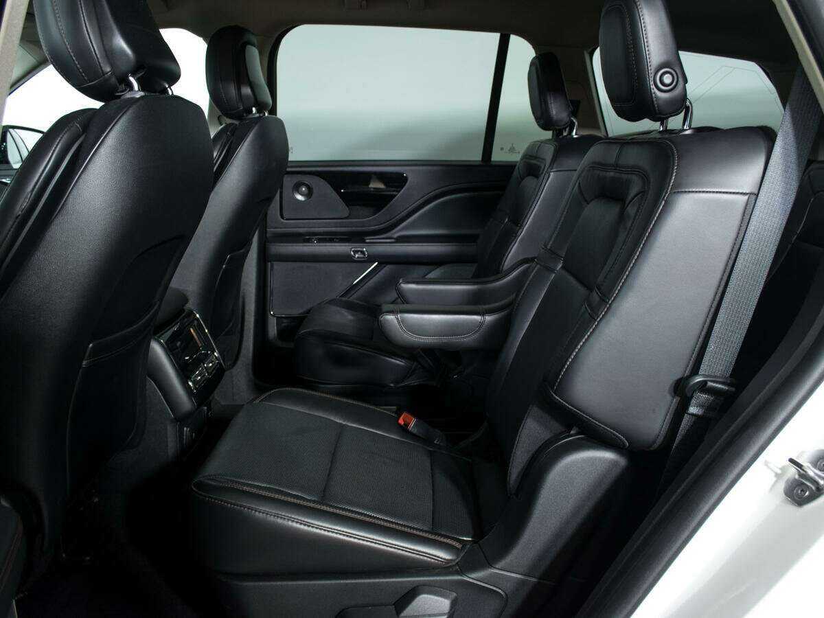 Lincoln Aviator, 2020 Фото №8