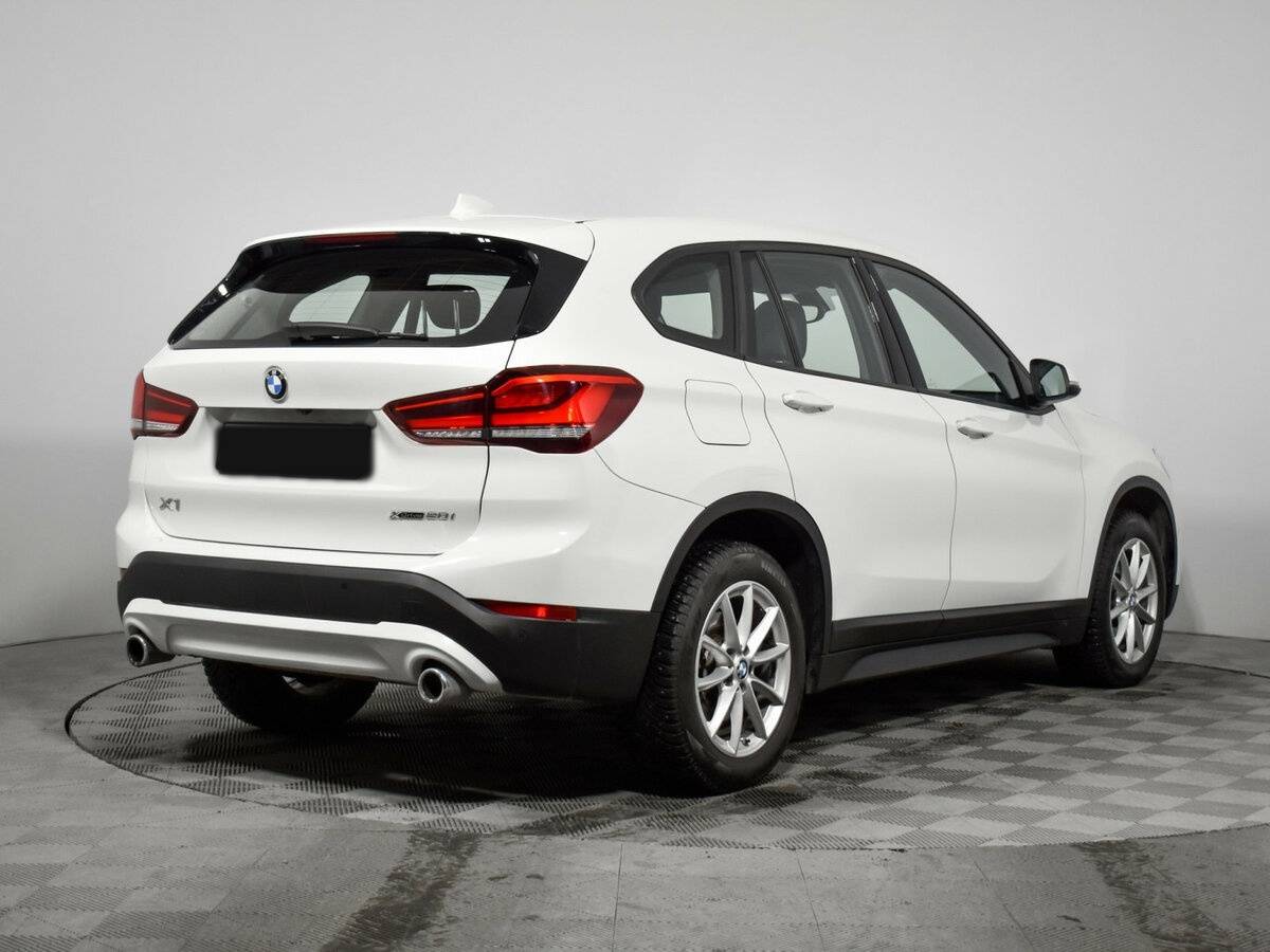 BMW X1 20i xDrive II (F48) Рестайлинг, 2021 Фото №4
