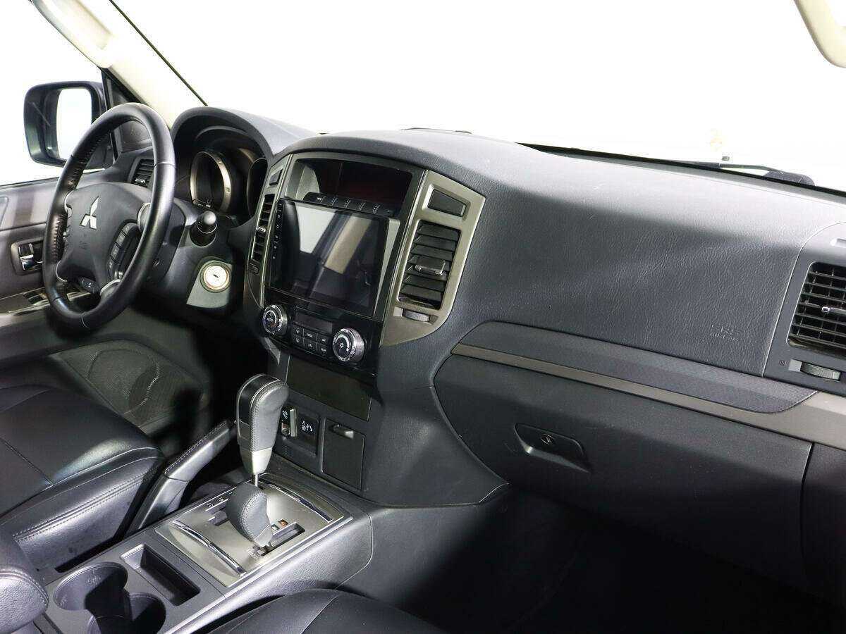 Mitsubishi Pajero, 2021 Фото №6