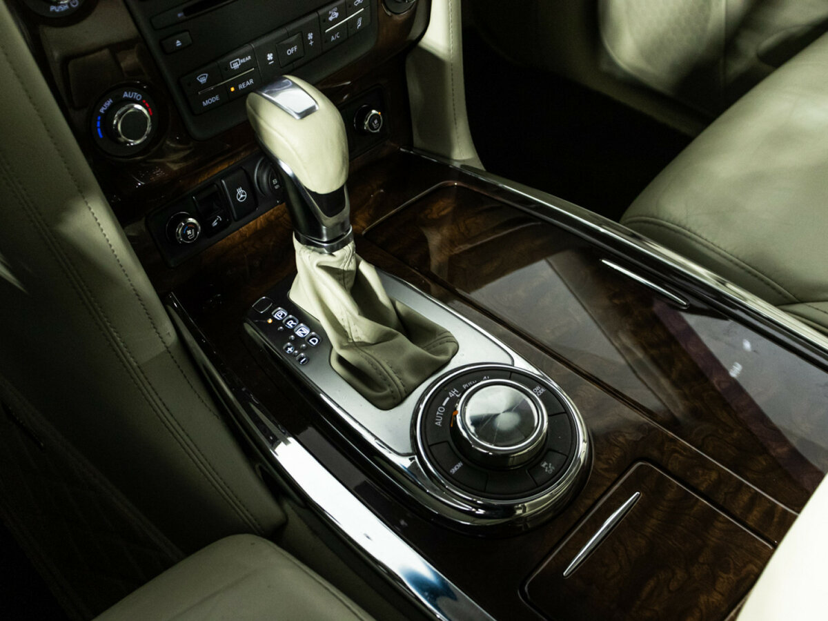 Infiniti QX80 I Рестайлинг, 2015 Фото №19