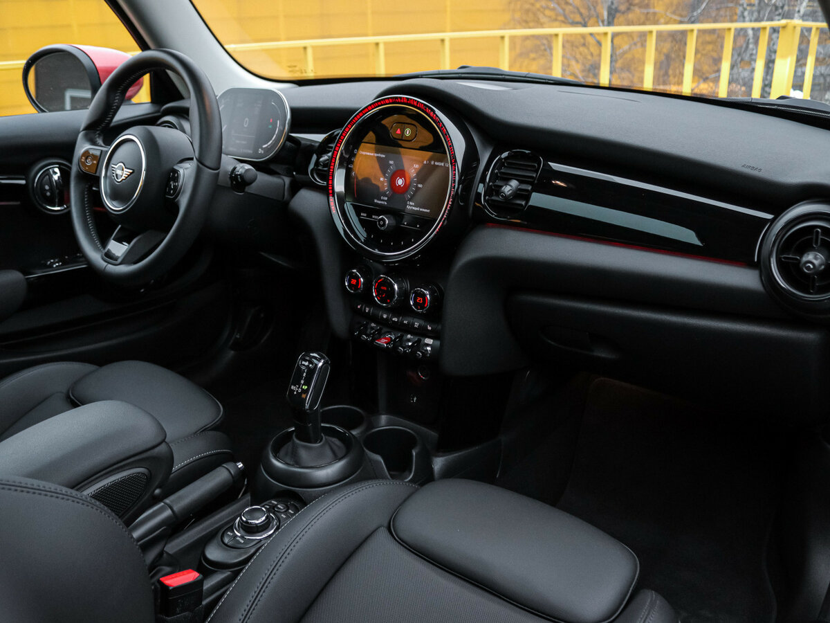 Mini Hatch Cooper S III (F55/F56) Рестайлинг 2, 2024 Фото №5