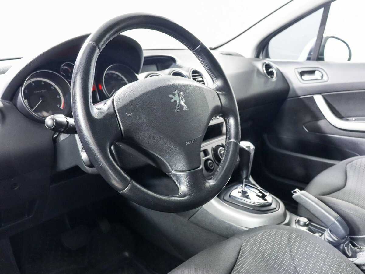 Peugeot 308, 2010 Фото №11