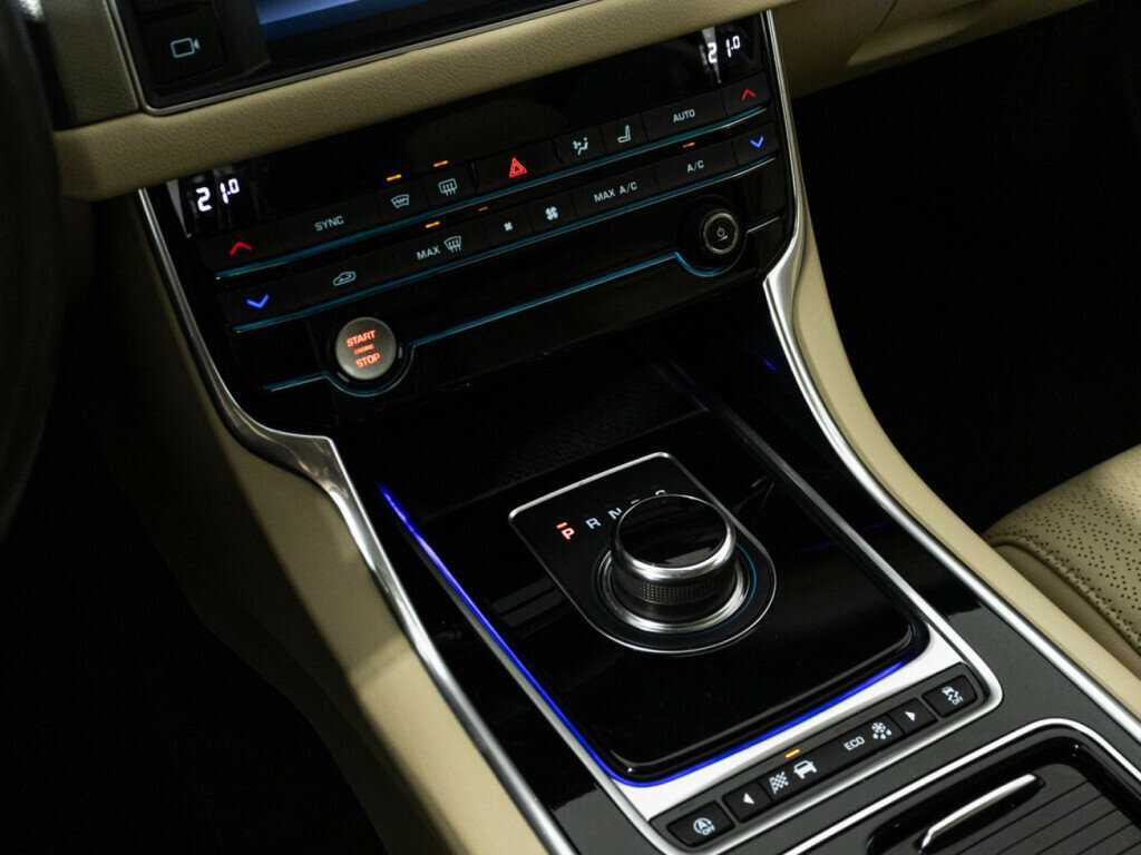 Jaguar XF, 2017 Фото №18