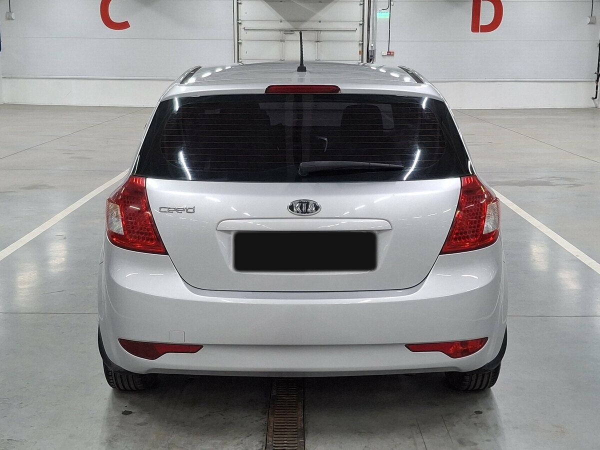 Kia Ceed I Рестайлинг, 2011 Фото №6
