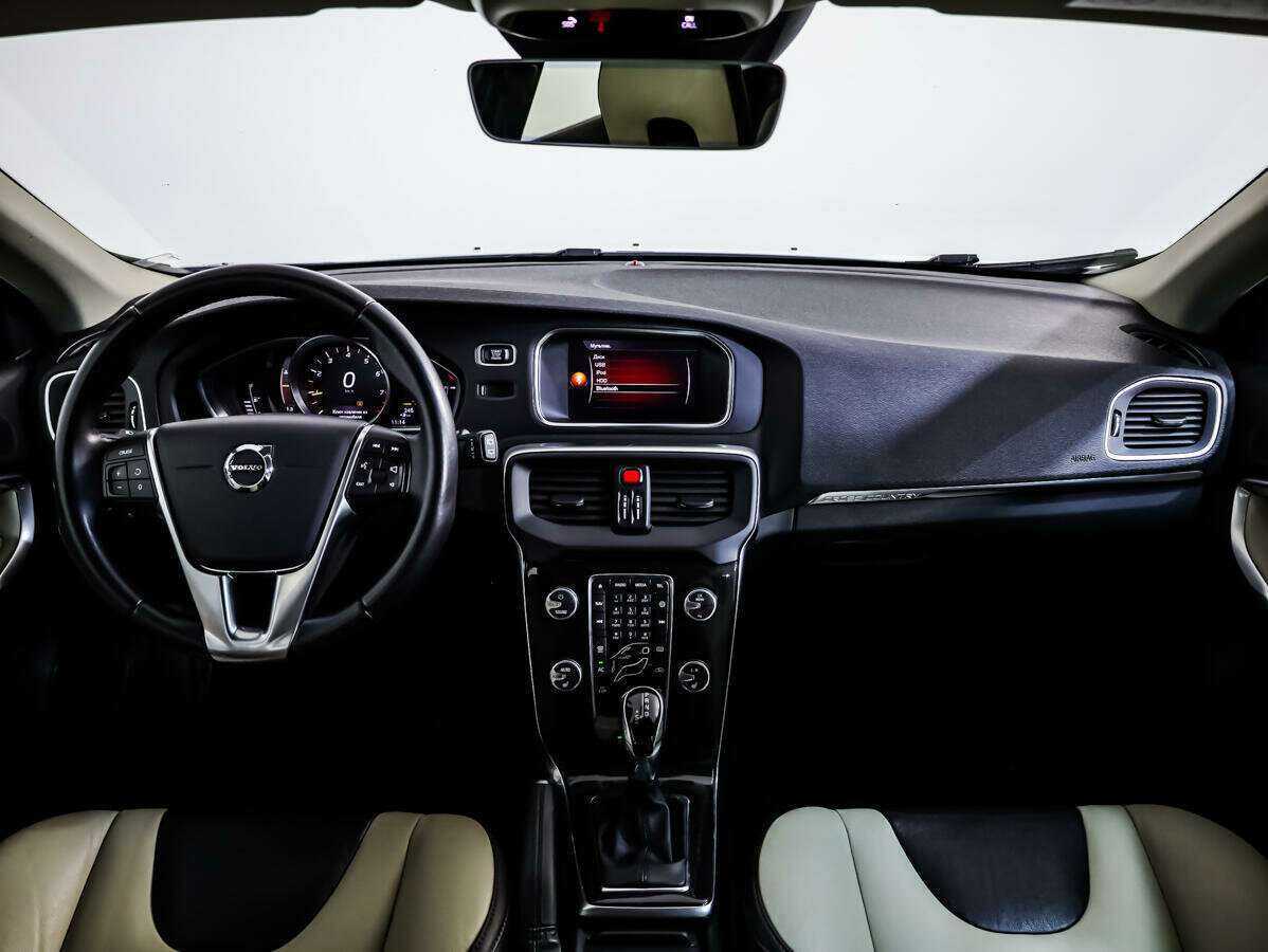 Volvo V40 Cross Country, 2018 Фото №7