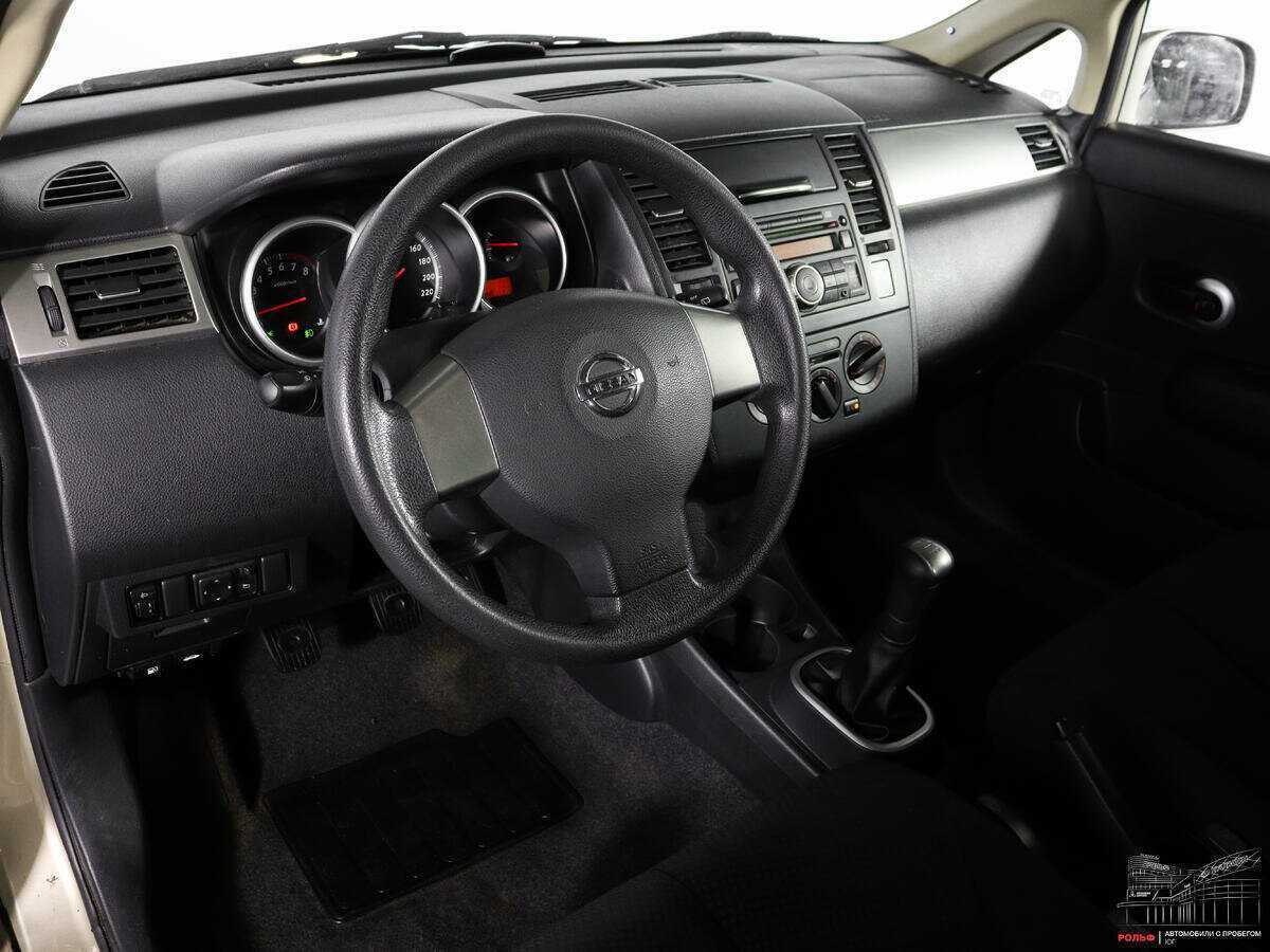 Nissan Tiida, 2011 Фото №14