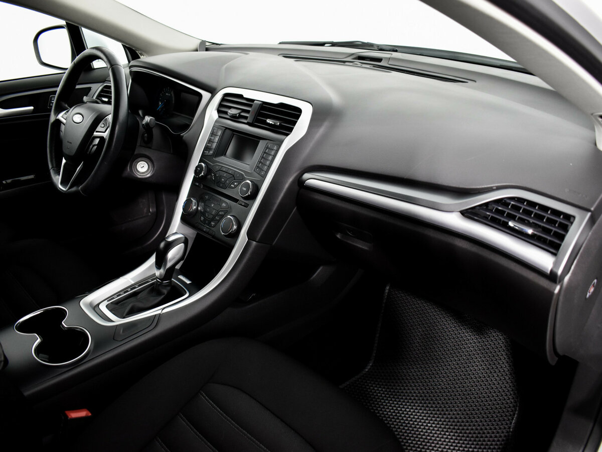 Ford Mondeo V, 2017 Фото №11
