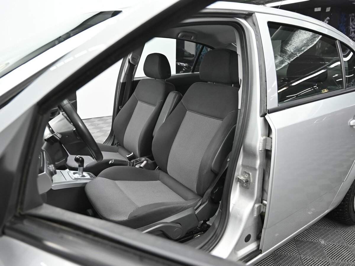 Opel Astra, 2010 Фото №6