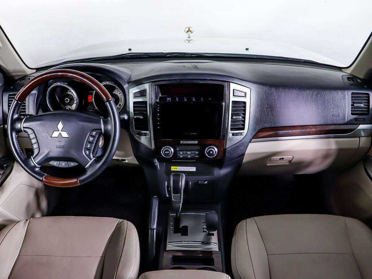 Mitsubishi Pajero, 2019 Фото №12