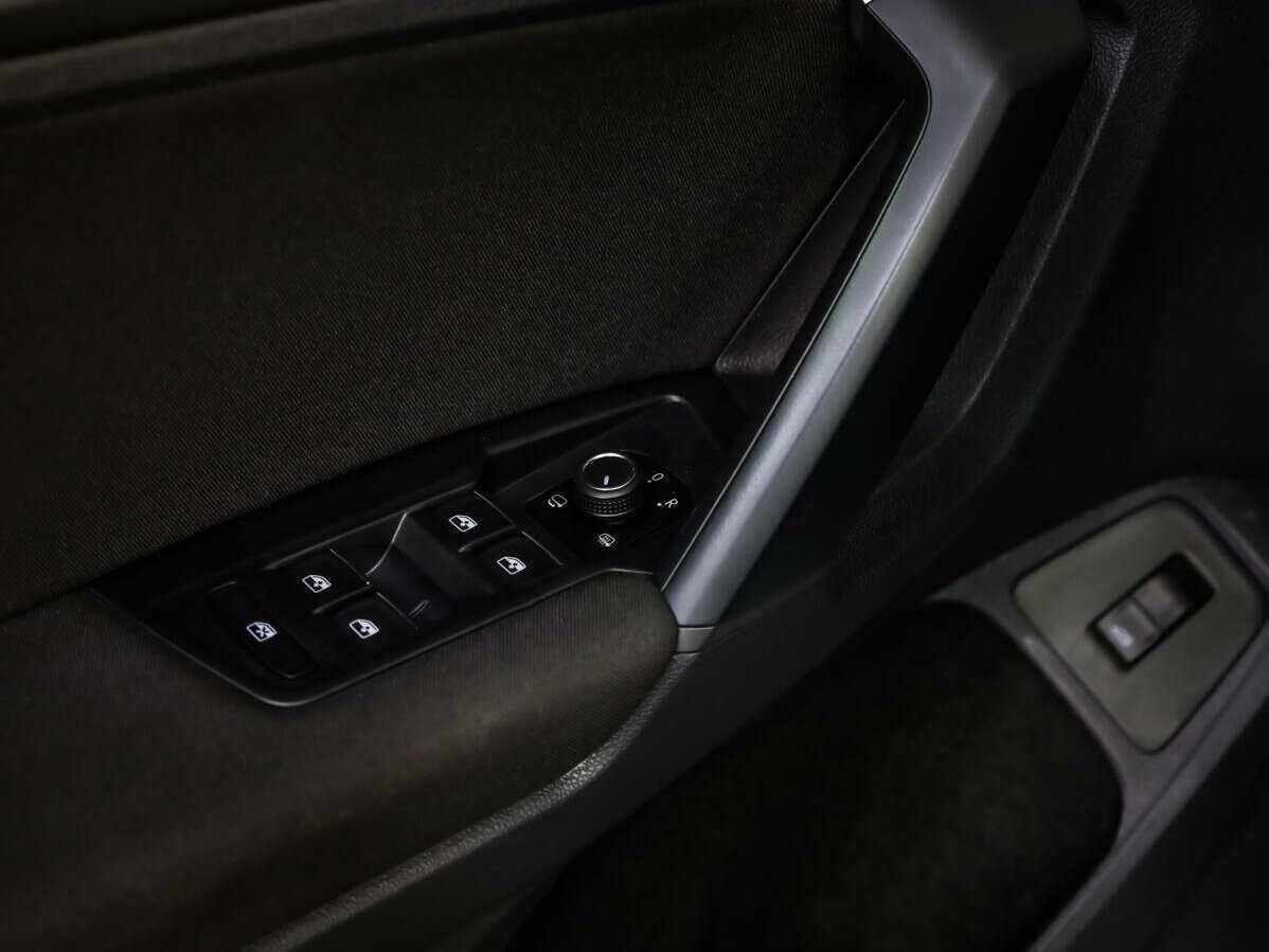 Volkswagen Tiguan, 2019 Фото №16