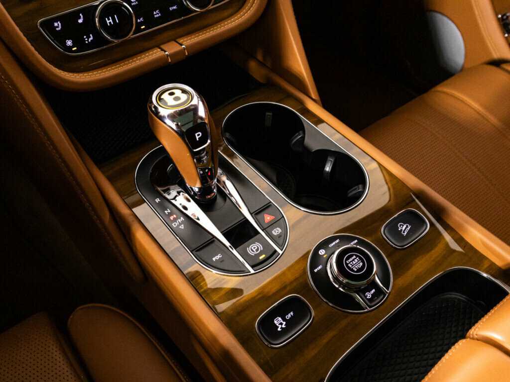 Bentley Bentayga, 2019 Фото №21