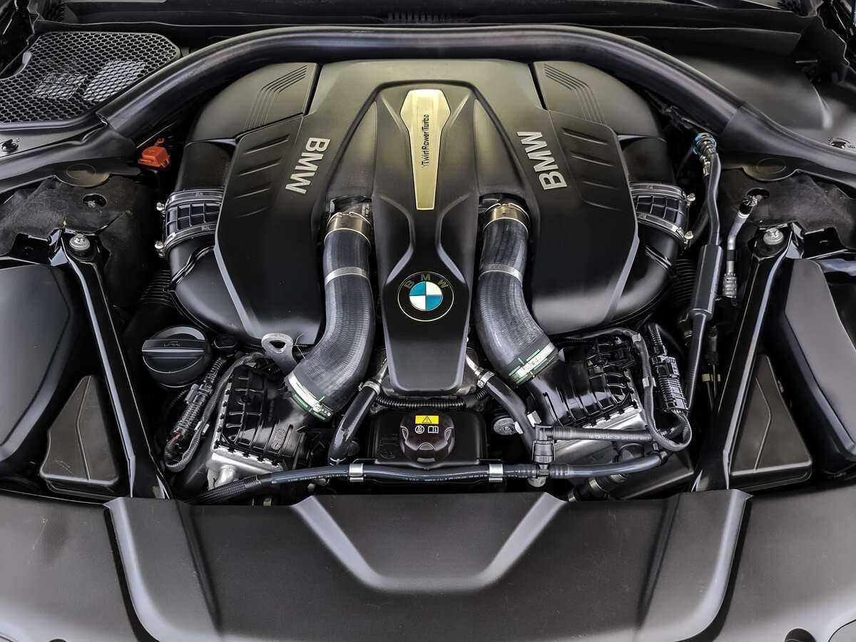 BMW 7 серии Long 750Li xDrive, 2017 Фото №8