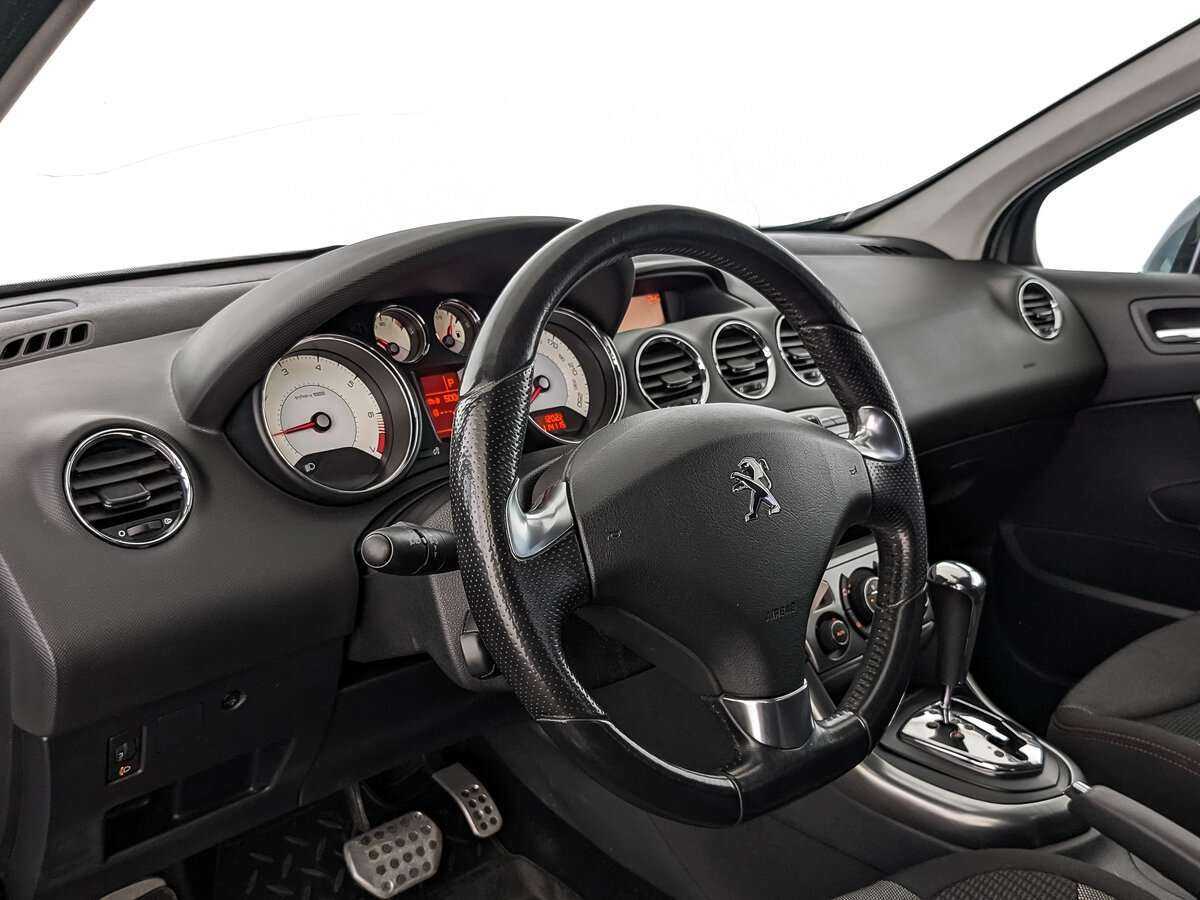 Peugeot 308, 2011 Фото №11