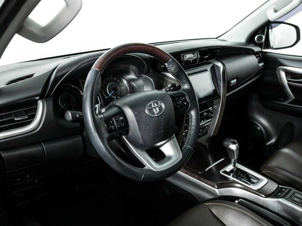 Toyota Fortuner, 2017 Фото №11