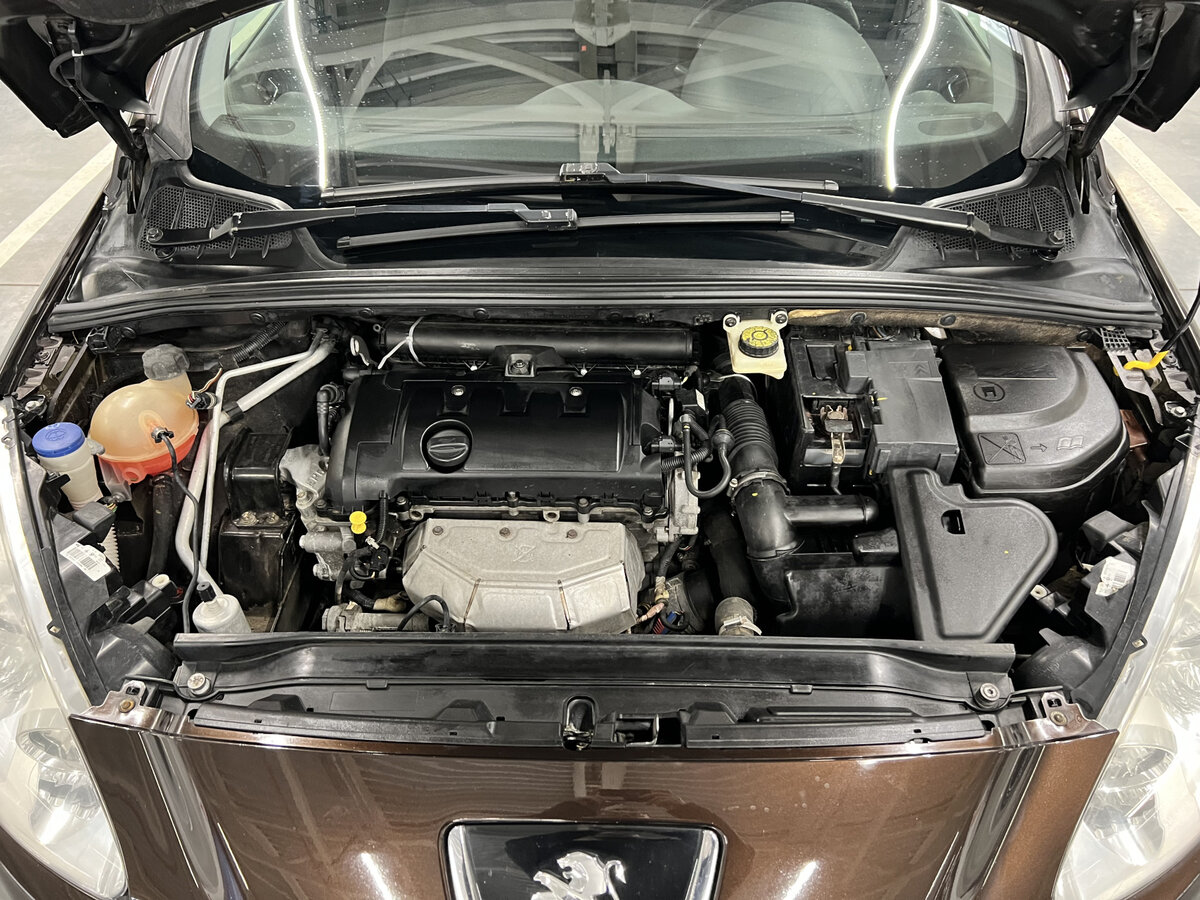 Peugeot 308 I Рестайлинг, 2012 Фото №7