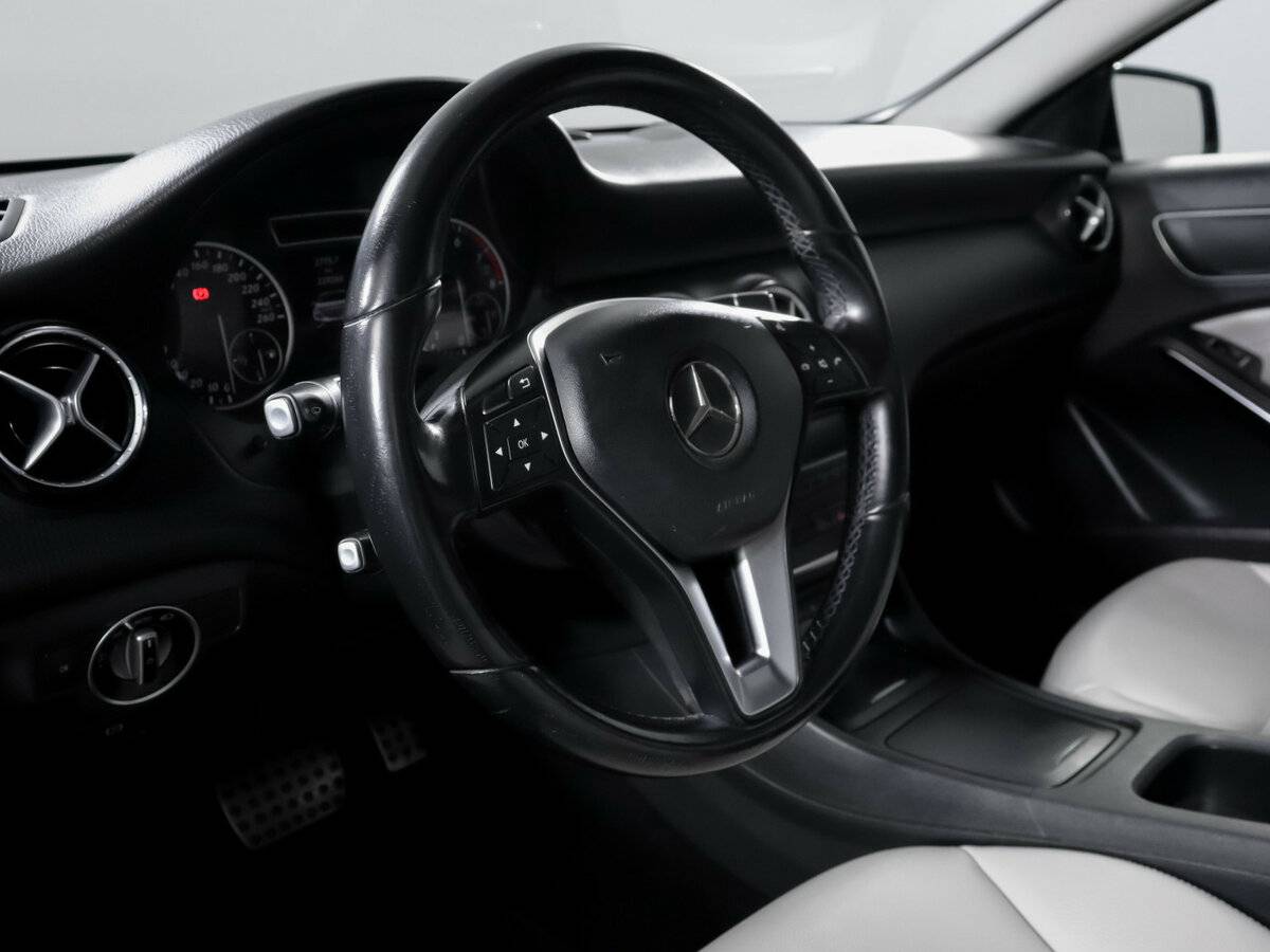 Mercedes-Benz A-Класс 180 III (W176), 2013 Фото №12