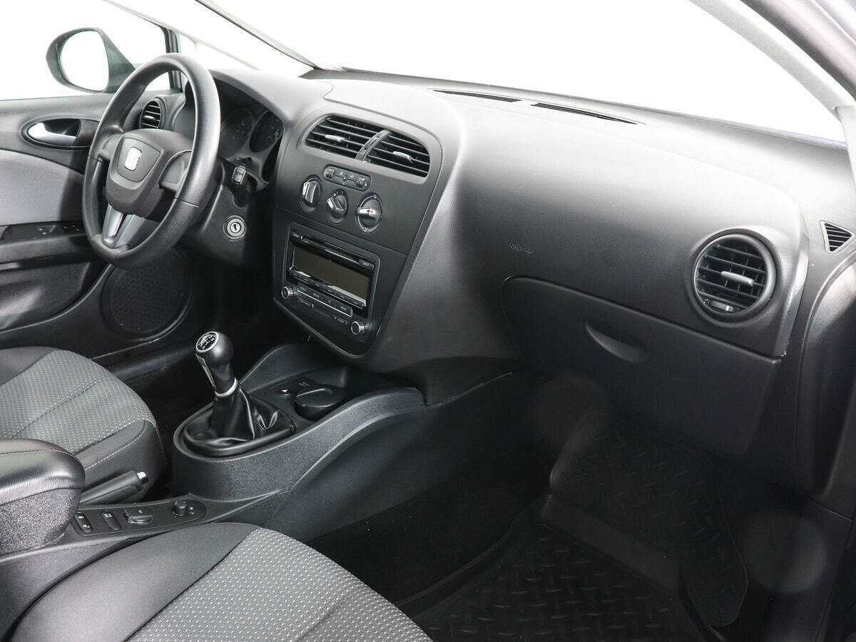 SEAT Leon, 2011 Фото №8