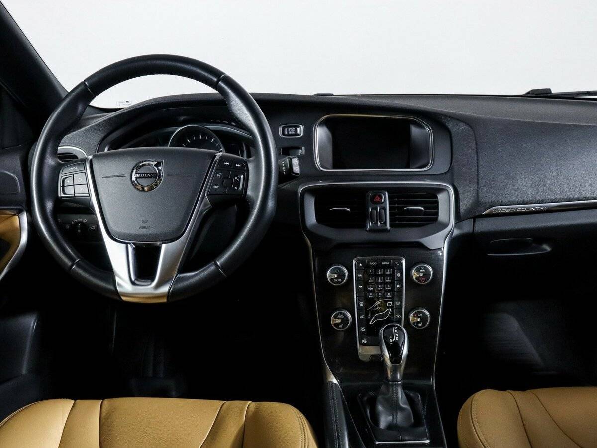 Volvo V40 Cross Country, 2018 Фото №12