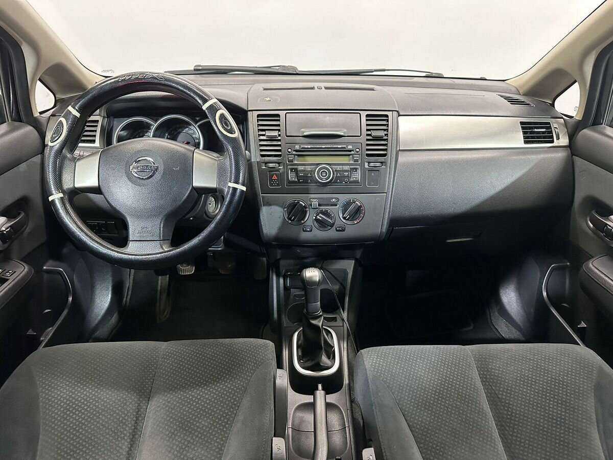 Nissan Tiida, 2010 Фото №9