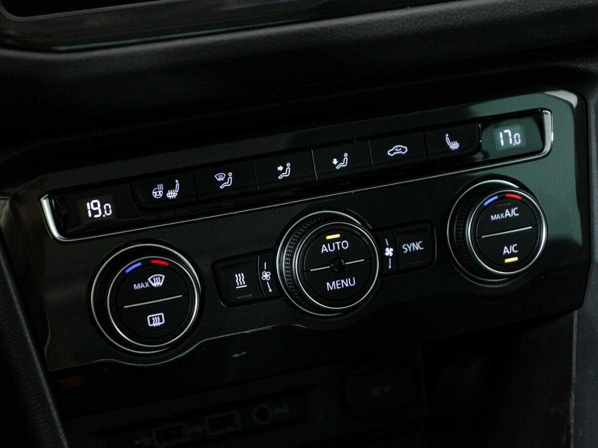 Volkswagen Tiguan, 2018 Фото №20