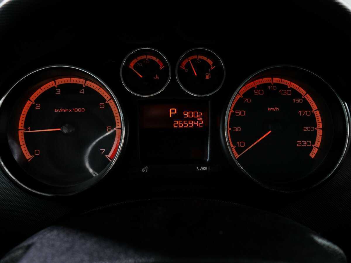 Peugeot 308, 2010 Фото №8