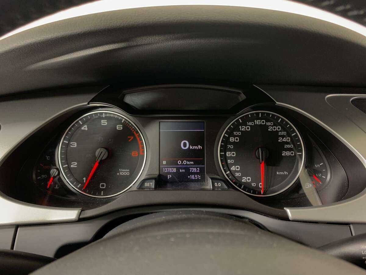Audi A4, 2011 Фото №12