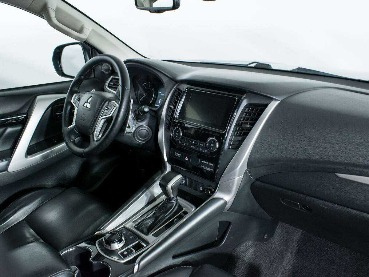 Mitsubishi Pajero Sport, 2019 Фото №9