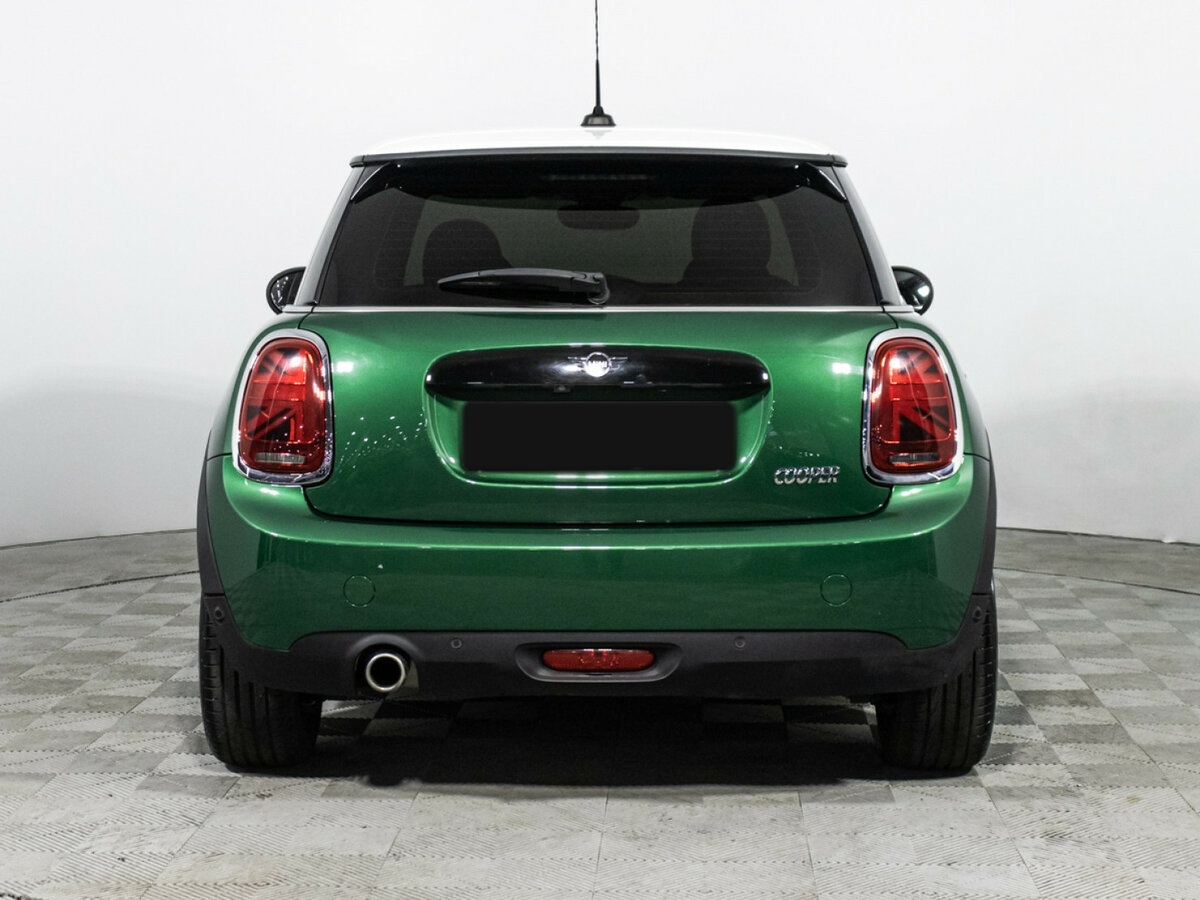 Mini Hatch Cooper III (F55/F56) Рестайлинг, 2020 Фото №6