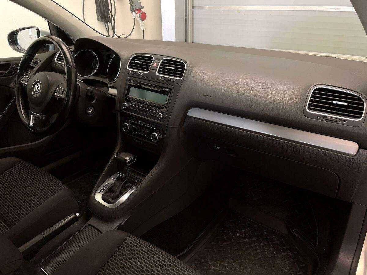 Volkswagen Golf, 2010 Фото №7