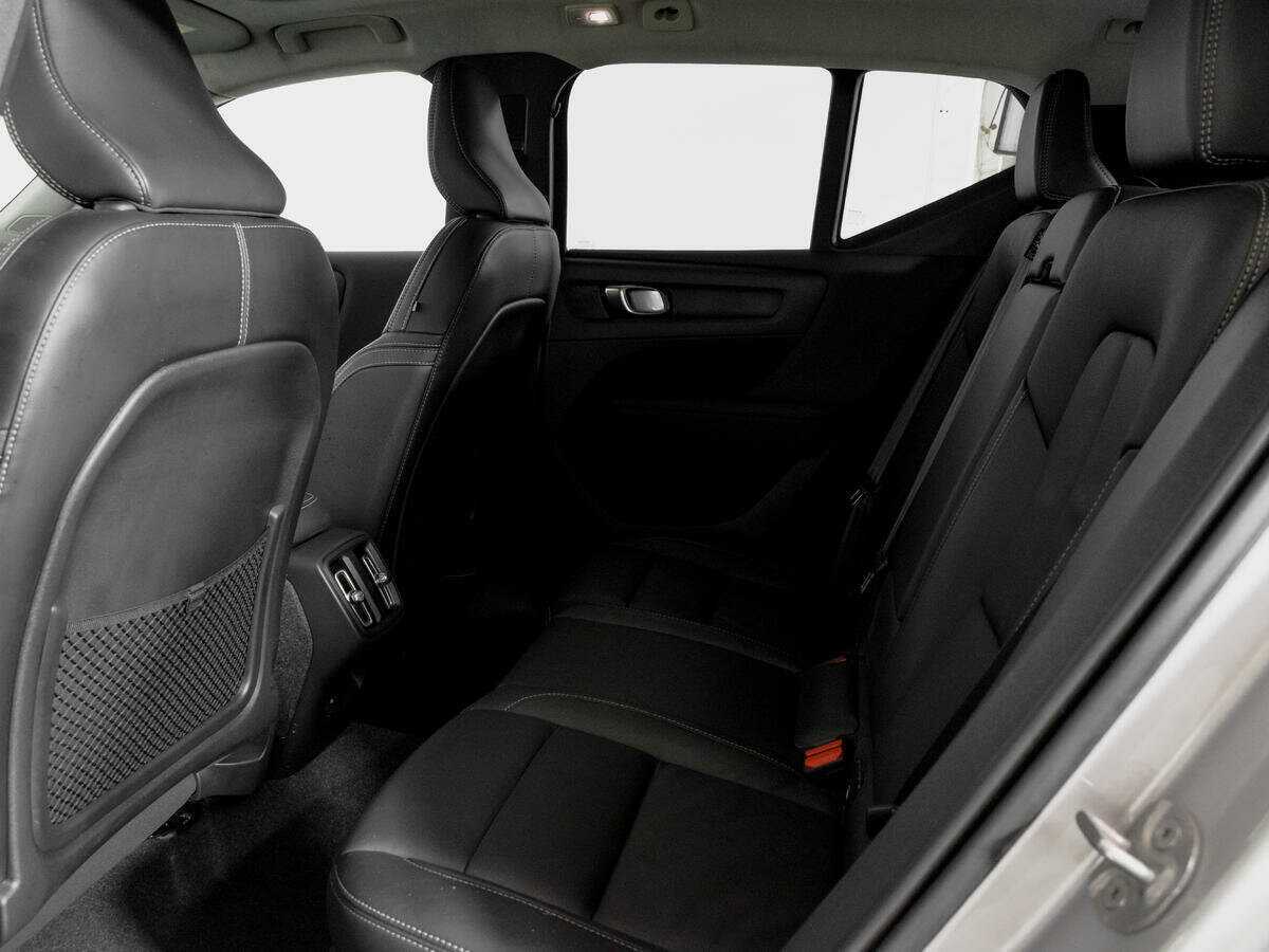 Volvo XC40, 2023 Фото №8