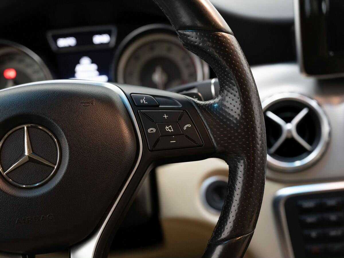 Mercedes-Benz GLA 250, 2015 Фото №14