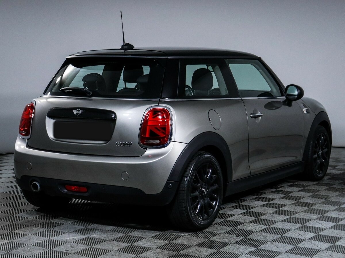 Mini Hatch Cooper III (F55/F56) Рестайлинг, 2018 Фото №4