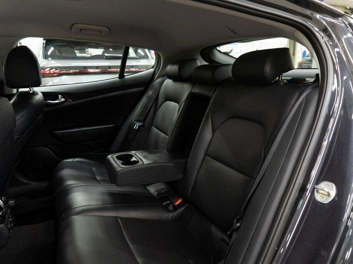 Kia Stinger, 2018 Фото №7