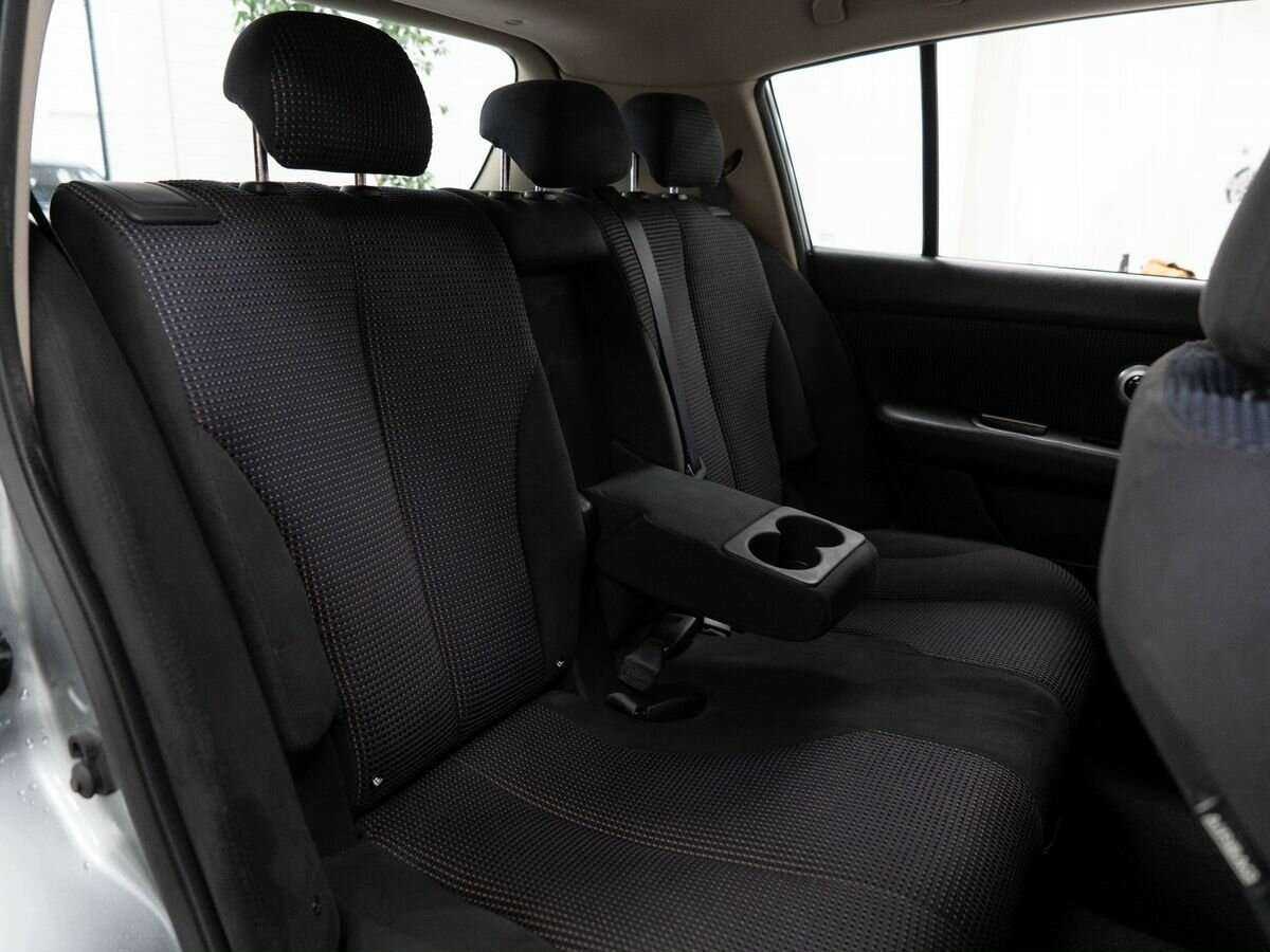 Nissan Tiida, 2011 Фото №11